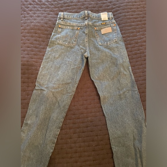 Boys Wrangler jeans - Picture 2 of 3